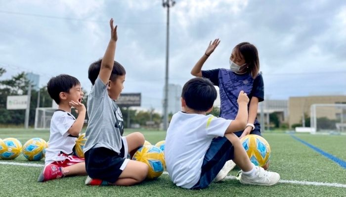 本田圭佑選手プロデュース Soltiloサッカースクールの サッカー 経験者募集 西東京 埼玉 アシスタントコーチ 夢を追い求める子どもたちのサポートができる スポーツ求人なら スポジョバ